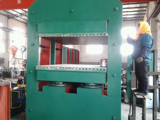 خرید دستگاه پرس لاستیک ولکانیزه اتوماتیک با سیستم کنترل PLC online manufacture
