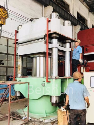 خرید 1500 تن فشار لاستیک Fender هیدرولیک Vulcanizing قالب گیری ماشین سفارشی online manufacture