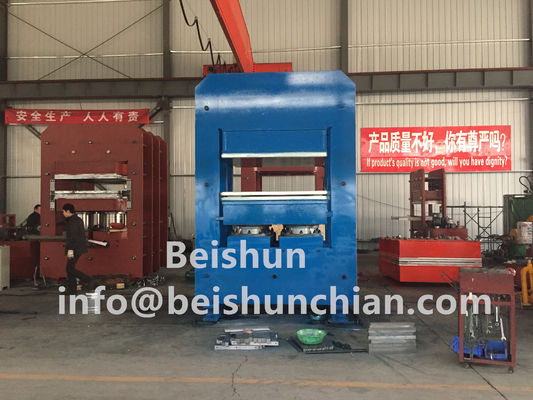 قیمت مناسب کنترل PLC ماشین مطبوعات ولکاناسیون لاستیکی خودکار برای ولکاناسیون محصولات لاستیکی آنلاین