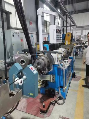 قیمت مناسب XJW-90 Extruder لاستیک و جعبه ولکاناسیون هوا گرم برای تجهیزات ساخت لوله لاستیک آنلاین